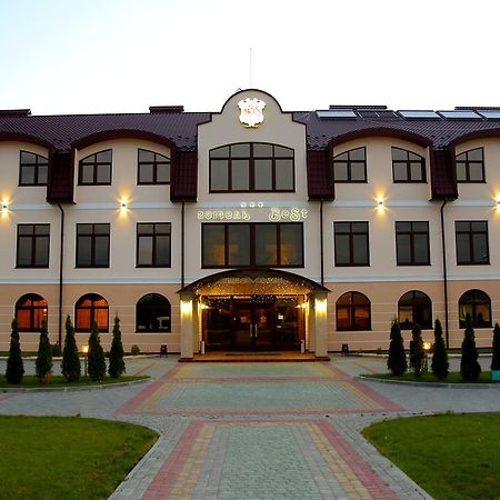 Best Hotel And Restaurant Complex Dunaivtsi Екстериор снимка