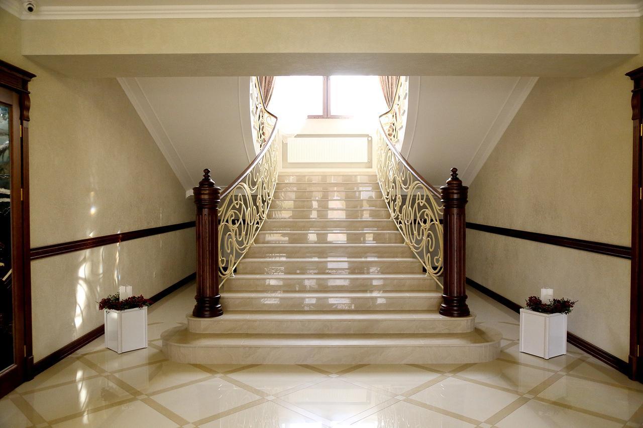 Best Hotel And Restaurant Complex Dunaivtsi Екстериор снимка
