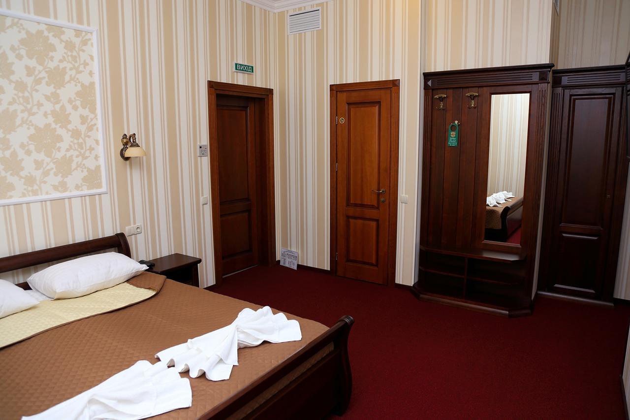 Best Hotel And Restaurant Complex Dunaivtsi Стая снимка