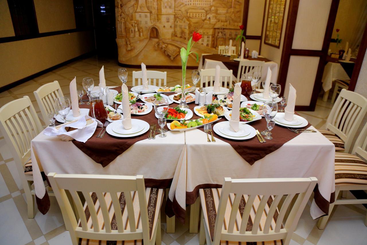 Best Hotel And Restaurant Complex Dunaivtsi Екстериор снимка